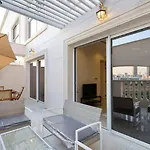 Livbnb-Modern 1Br Oasis With Stunning Terrace, Jvc