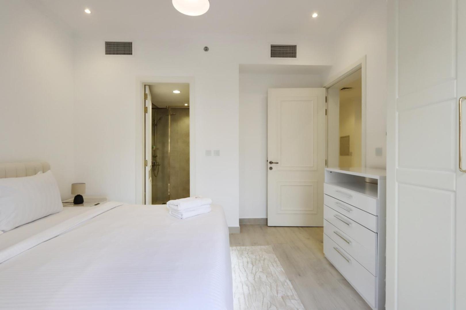 Apartment Livbnb-modern 1br Oasis With Stunning Terrace, Jvc
