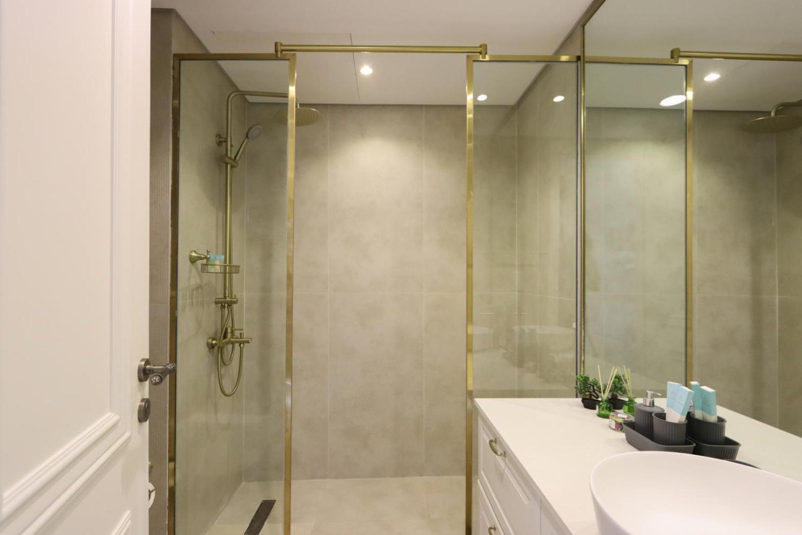 Livbnb-modern 1br Oasis With Stunning Terrace, Jvc