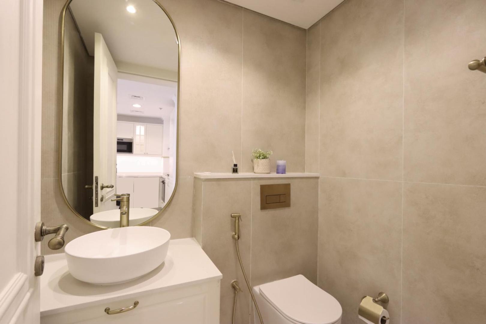 Apartment Livbnb-modern 1br Oasis With Stunning Terrace, Jvc