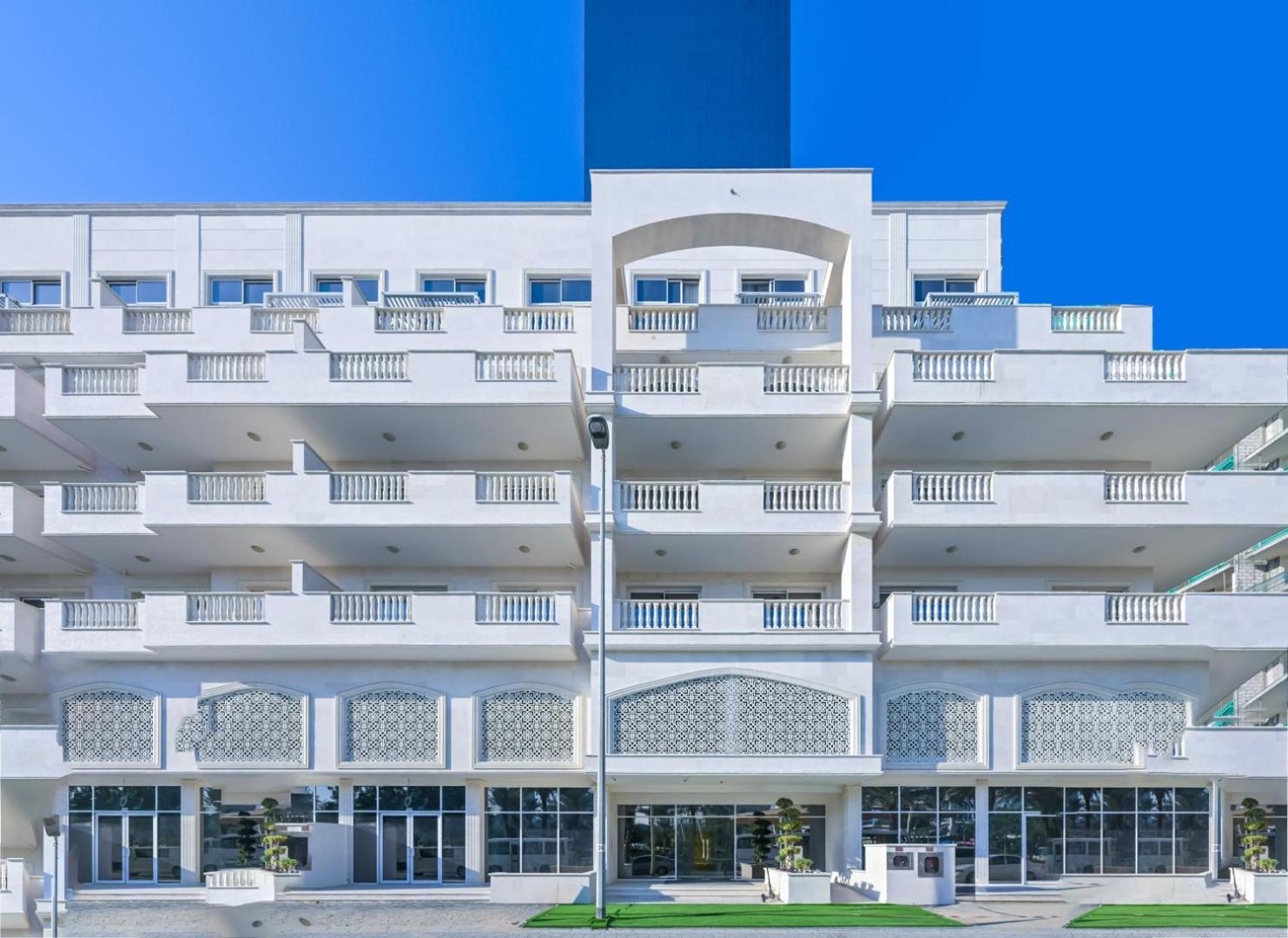 Livbnb-modern 1br Oasis With Stunning Terrace, Jvc * Dubai